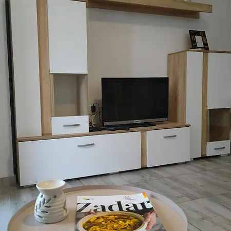 Lovely Self Check In 2+1