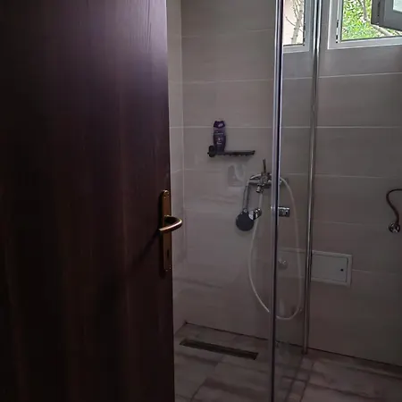 Appartamento Lovely Self Check In 2+1